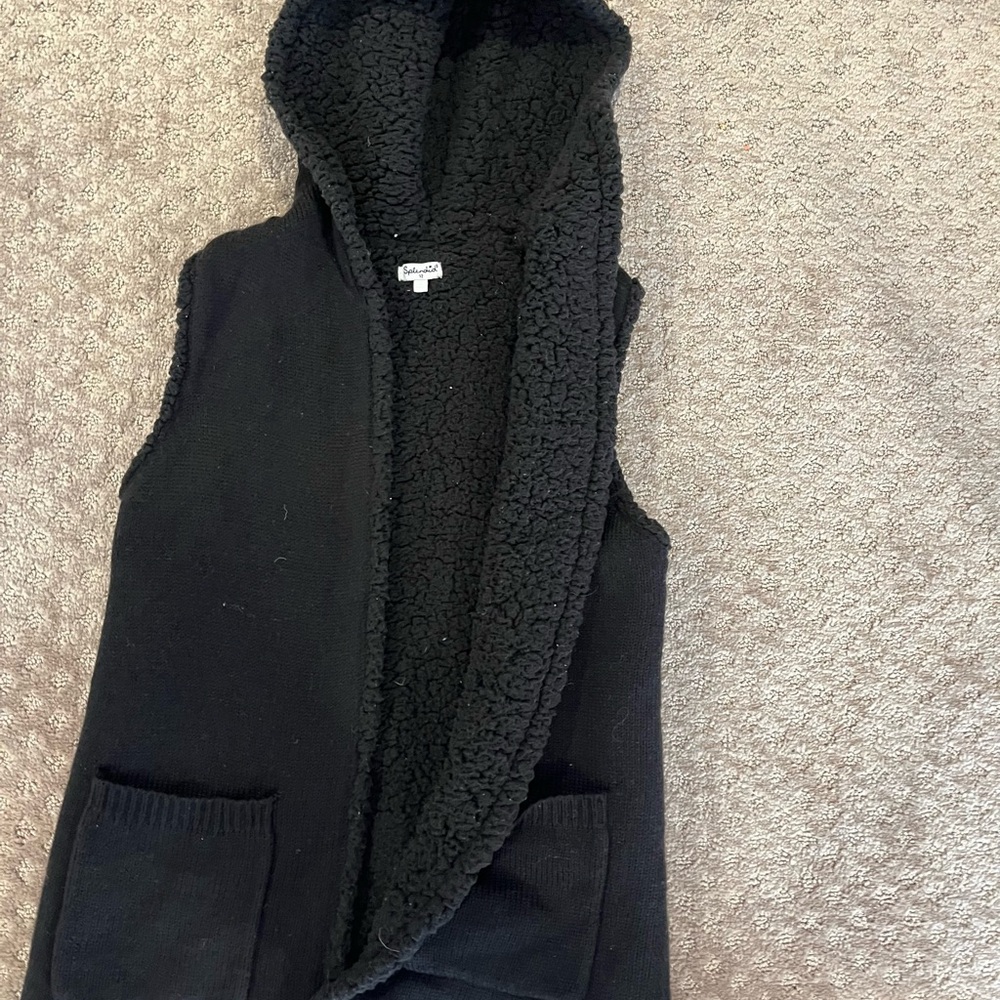 Black Sherpa kids long sweater vest.like new